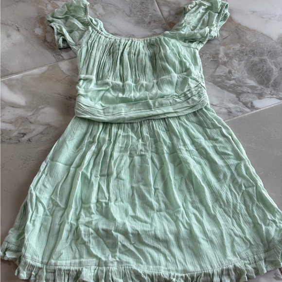 Et Clet Dresses & Skirts - Elegant Mint Green Mini Dress